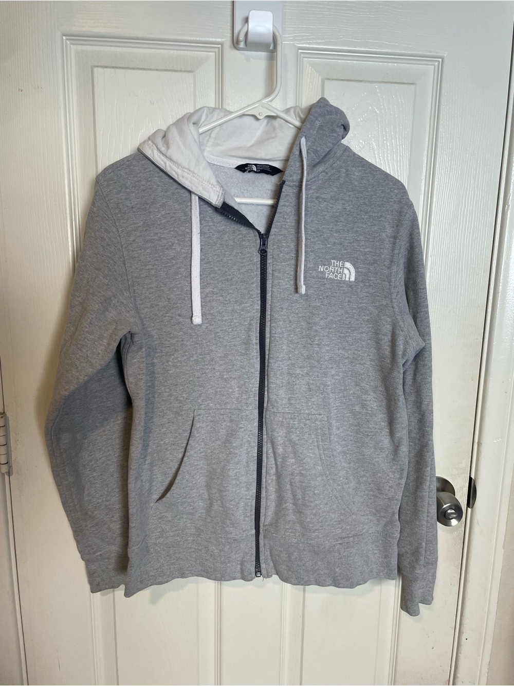 North Face Men’s Grey Zip up Hoodie Size Small
